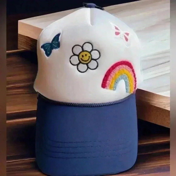 David and Young New With Tags Women’s Cute Navy Rainbow Trucker’s Hat Adjustable - Picture 1 of 3